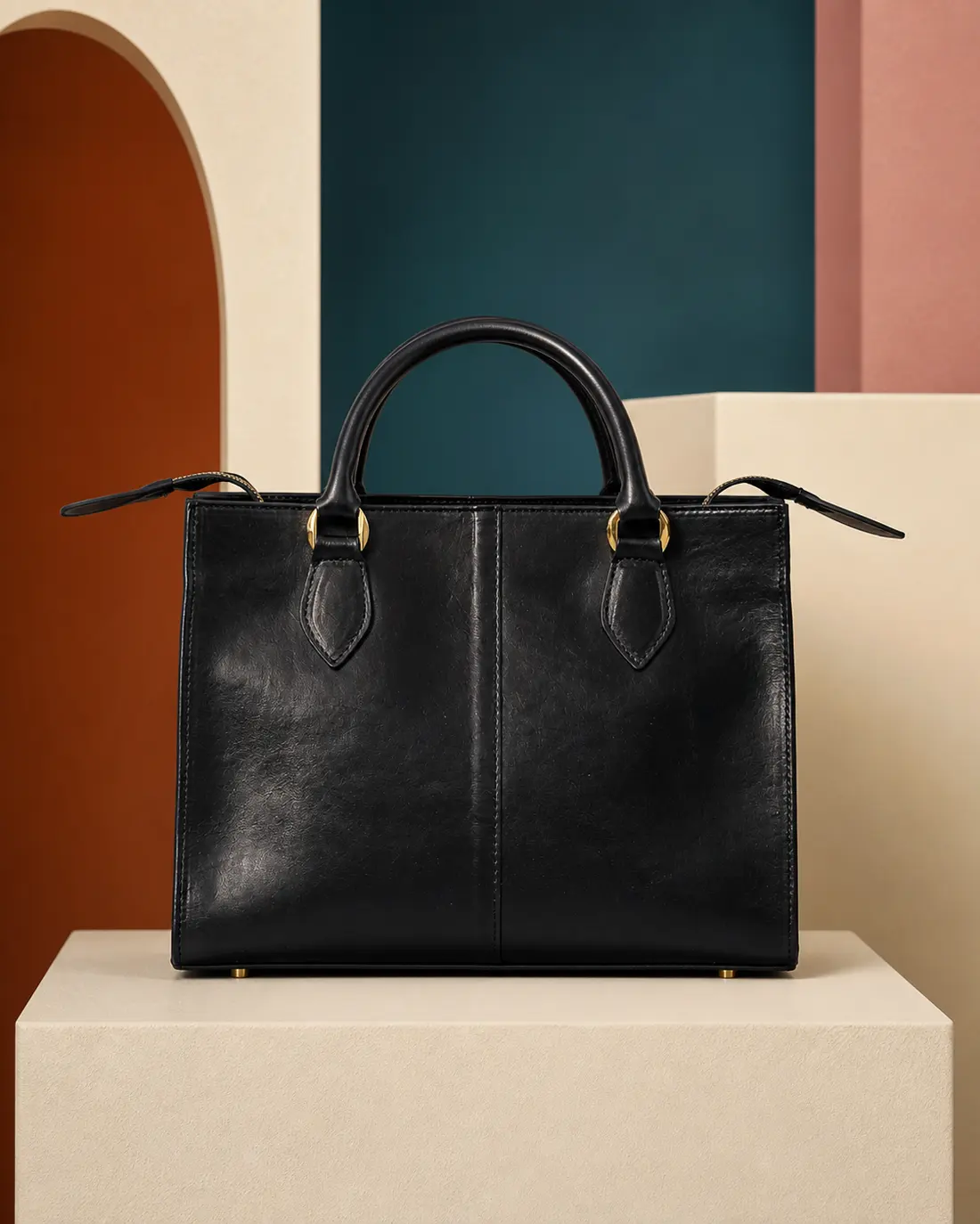 Tote Essenziale OSA in pelle di vitello nera con doppia maniglia e finiture argento