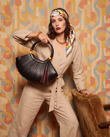 Borsa a mezzaluna nera OSA con foulard